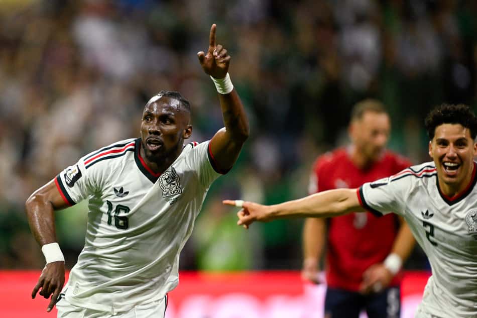 O México venceu a Tchéquia por 3 a 0 e seguiu invicta na Copa do Mundo