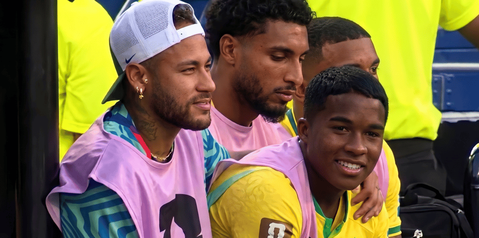 Endrick ao lado de Neymar no empate da Seleção Brasileira com Marrocos (Foto: Reprodução)