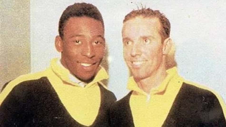 Pelé ao lado de Zagallo pela Seleção Brasileira em Copa do Mundo (Foto: Reprodução)