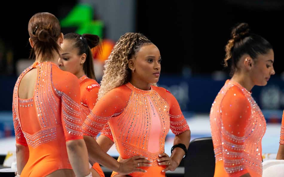Com Rebeca Andrade, Brasil conquista prata e vaga para Mundial de Ginástica