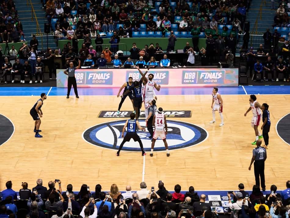 O Pinheiros venceu o Franca no jogo 3 das finais do NBB, no Ginásio do Ibirapuera
