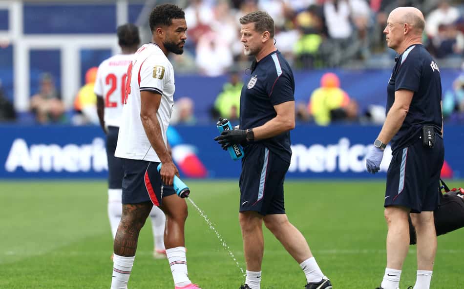 Inglaterra vive 'dor de cabeça' com a lateral-direita na Copa do Mundo