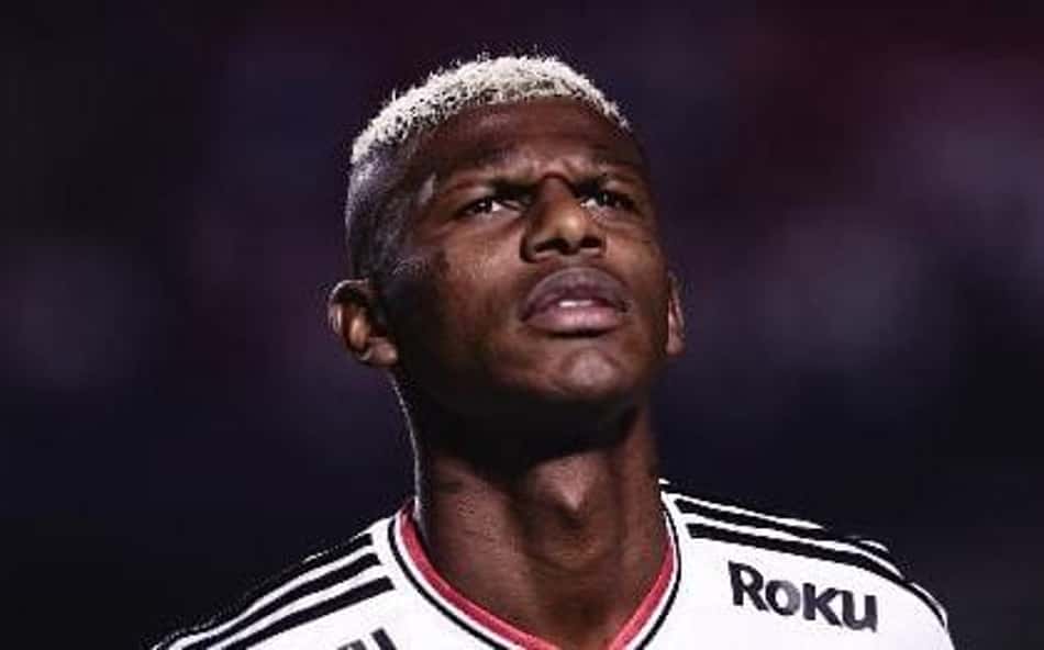 Arboleda revela depressão e motivo de sumiço no São Paulo: 'Não queria mais jogar futebol'