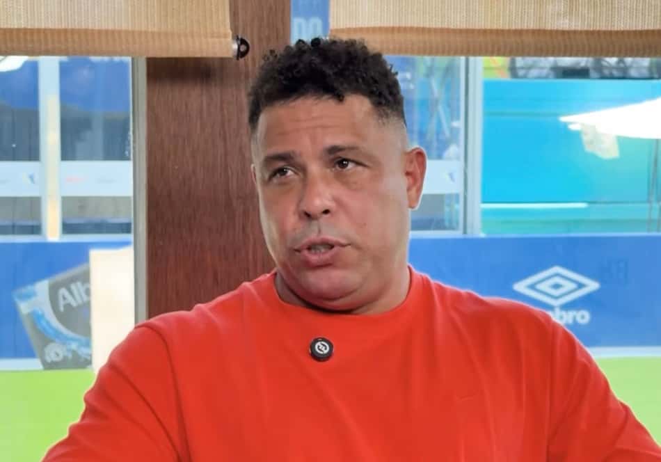 Ronaldo sendo entrevistado