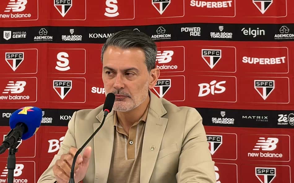 Rui Costa em coletiva pelo São Paulo
