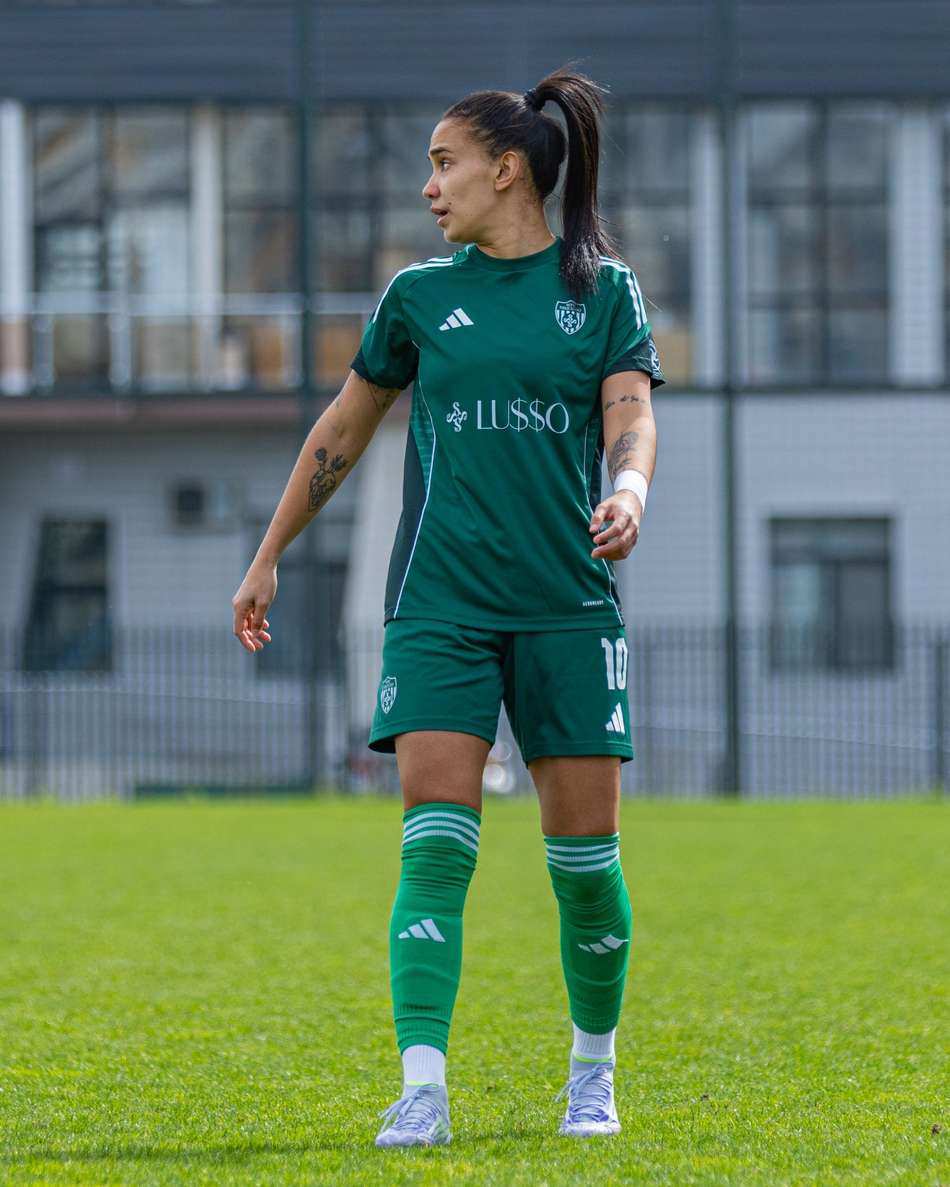 Thaissinha disputará a Champions League pelo WFC Nike Lusso. (Divulgação)
