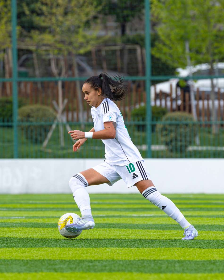 Thaissinha disputará a Champions League pelo WFC Nike Lusso. (Divulgação)