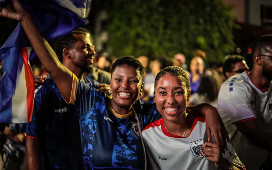 Festa toma conta da capital de Cabo Verde após classificação na Copa; veja