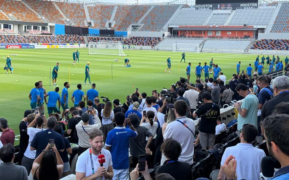 Treino na véspera de Brasil x Japão teve forte presença de jornalistas dos dois países