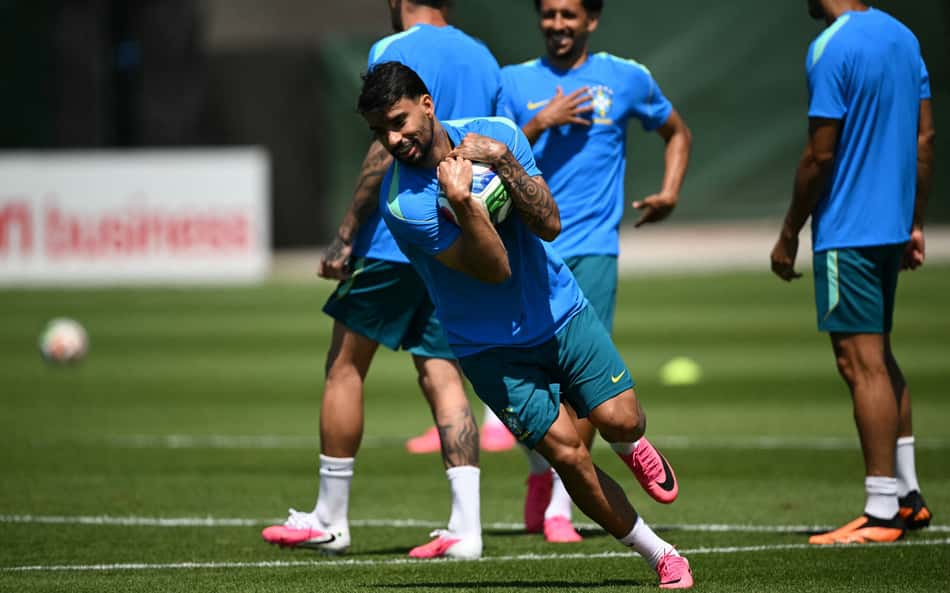 Lucas Paquetá durante treino da Seleção