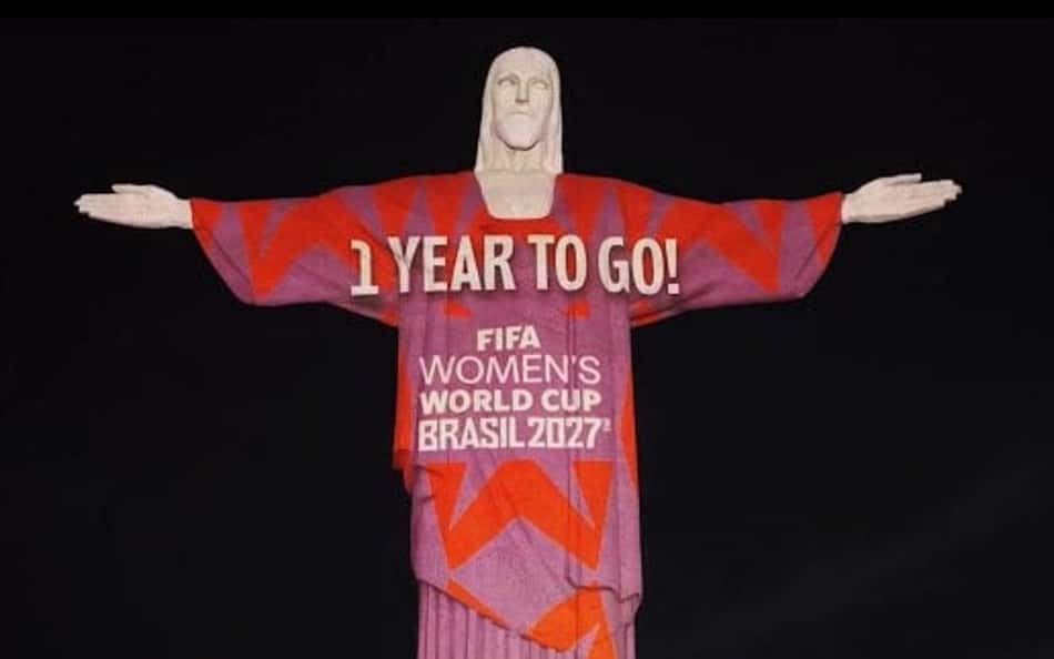 Cristo Redentor, no Rio de Janeiro, com referência à Copa do Mundo Feminina. (Fifa/Divulgação)