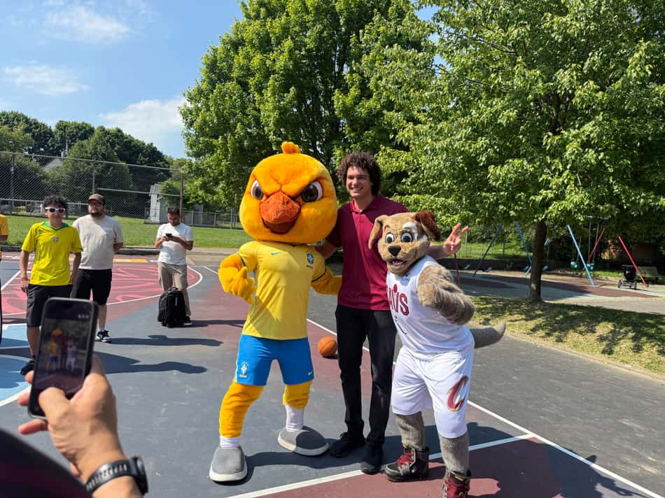 Canarinho, Anderson Varejão e Moondog em evento pré-Brasil x Egito em Cleveland
