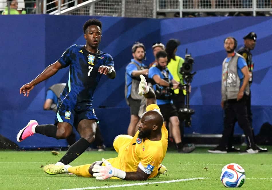 Vini Jr marca o terceiro gol do Brasil diante do Haiti