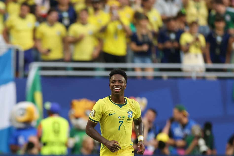 Vini Jr comemora após marcar o segundo gol do Brasil contra a Escócia, pela Copa do Mundo de 2026 (Foto: Patricia de Melo Moreira/AFP)