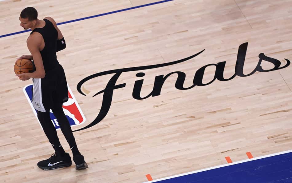 Victor Wembanyama durante aquecimento no Madison Square Garden