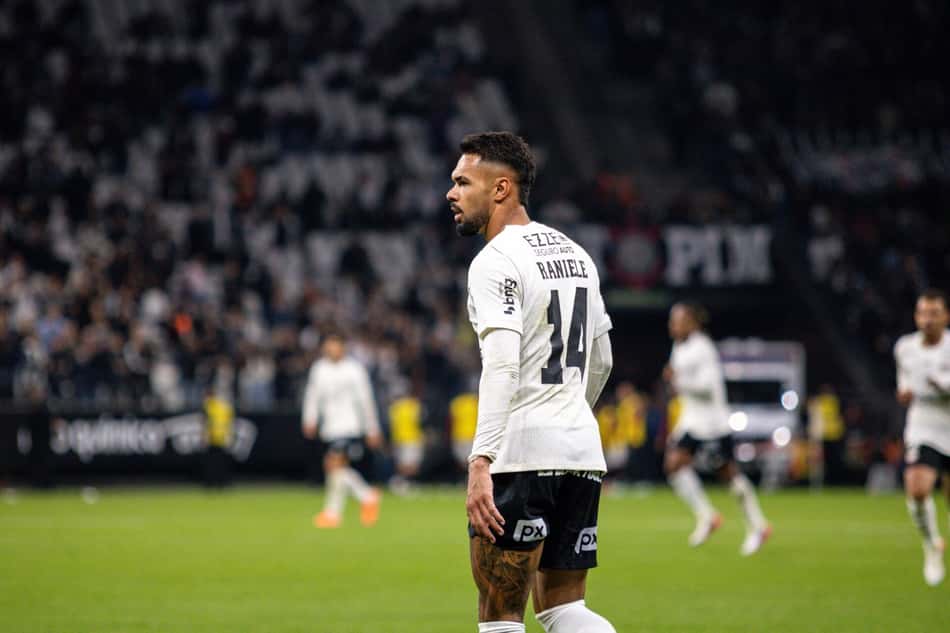 Raniele durante a partida contra o Athlético-PR pelo Campeonato Brasileiro 2026.