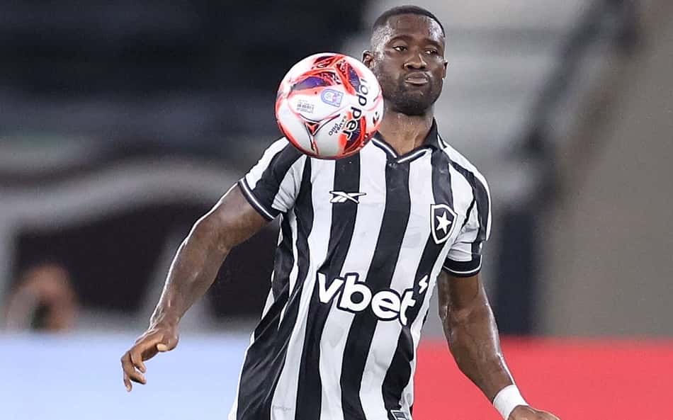 Bastos em ação pelo Botafogo