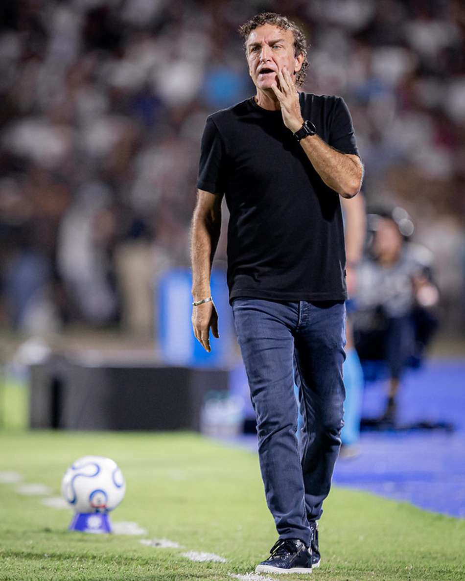 Técnico Cuca em duelo pela Copa Sul-Americana. (Foto: Raul Baretta/ Santos FC)