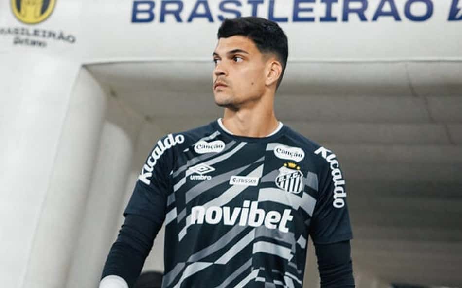 Gabriel Brazão comenta retorno do Santos no Brasileirão e despista saída do clube