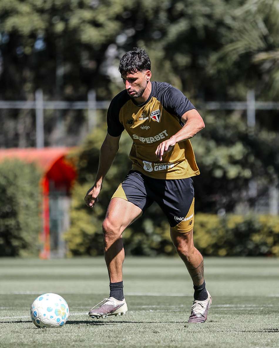Jonathan Calleri durante treino do SPFC. (Foto: Divulgação/ SPFC)
