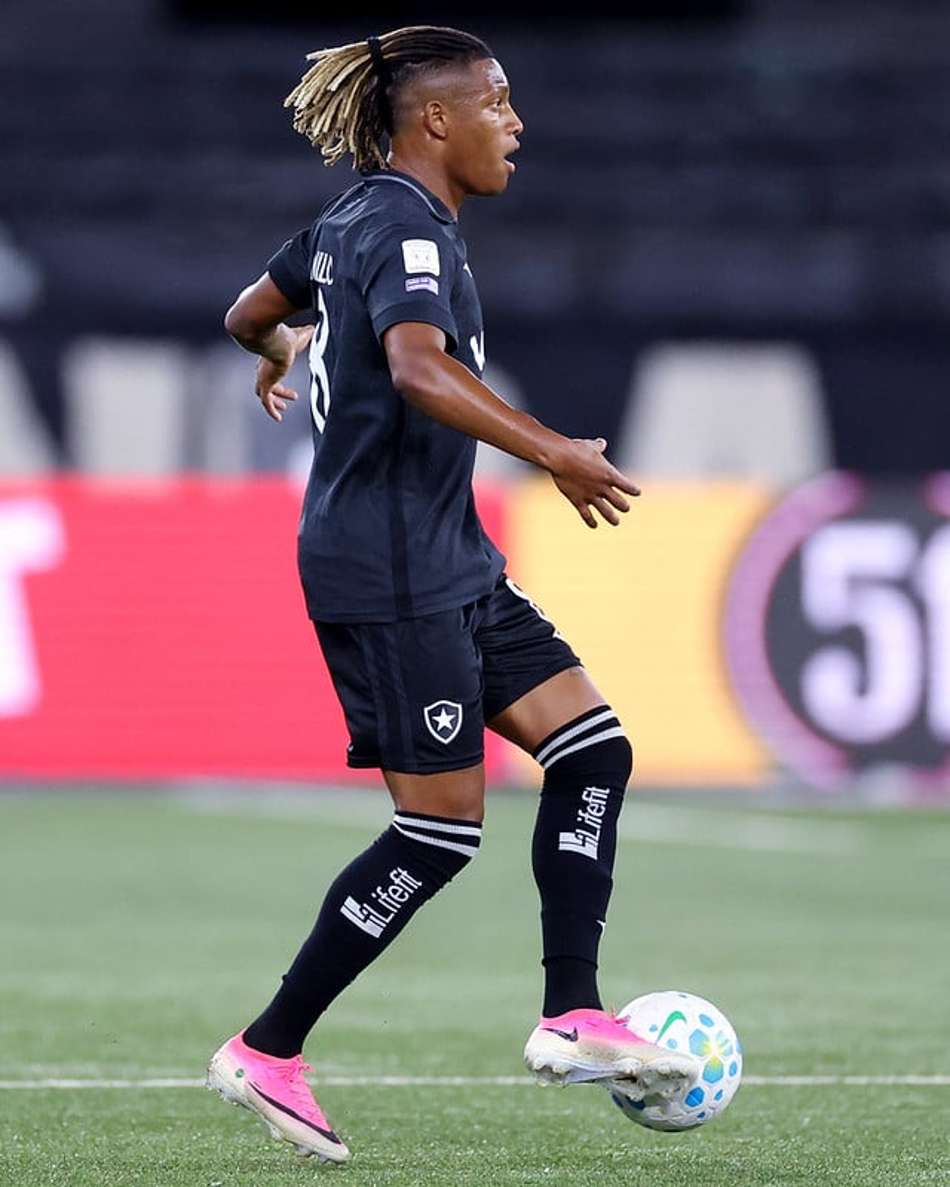 Danilo durante partida do Botafogo diante do Vitória, pelo Brasileirão. (Foto: Vitor Silva/ Botafogo FR)