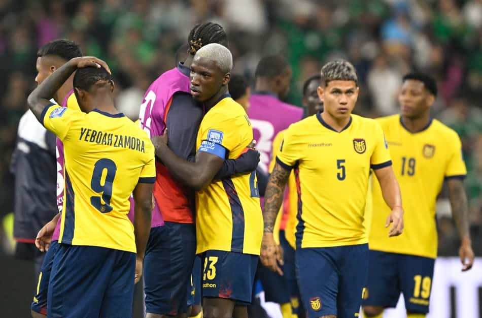 Seleção do Equador foi derrotada pelo México por 2 a 0 (Foto: Alfredo ESTRELLA / AFP)