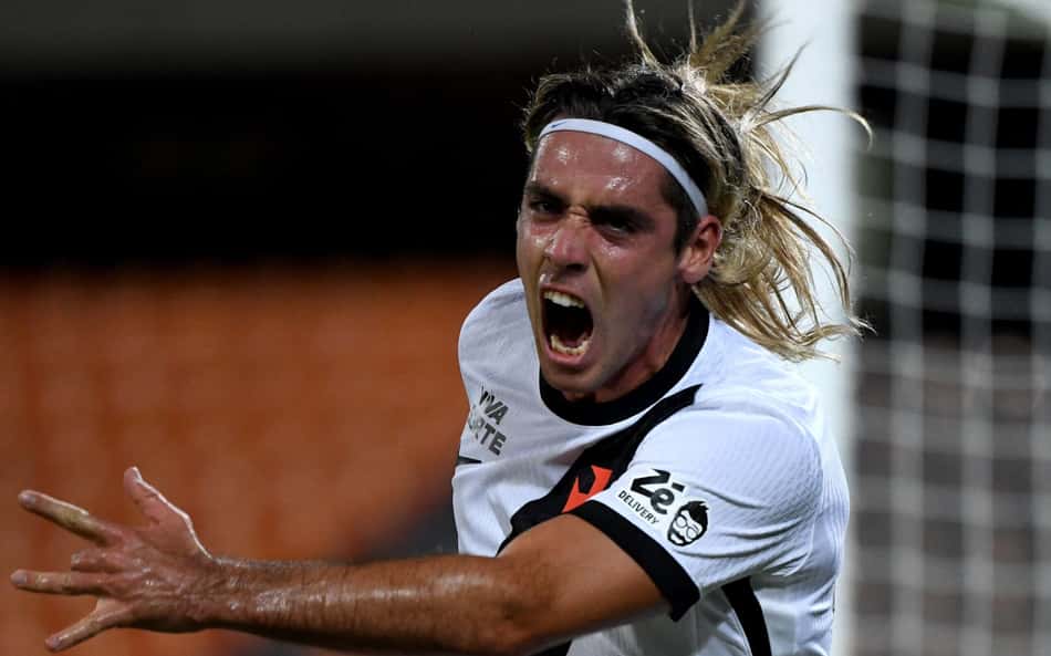 Spinelli comemora gol de empate do Vasco contra o Independiente Medellín