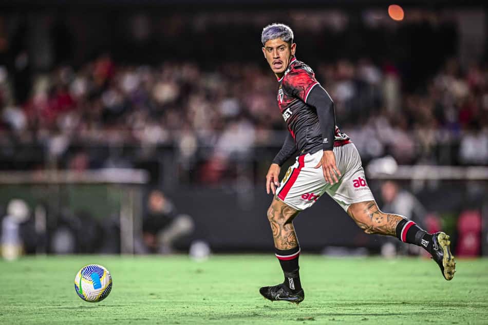 Alan Franco pelo clube