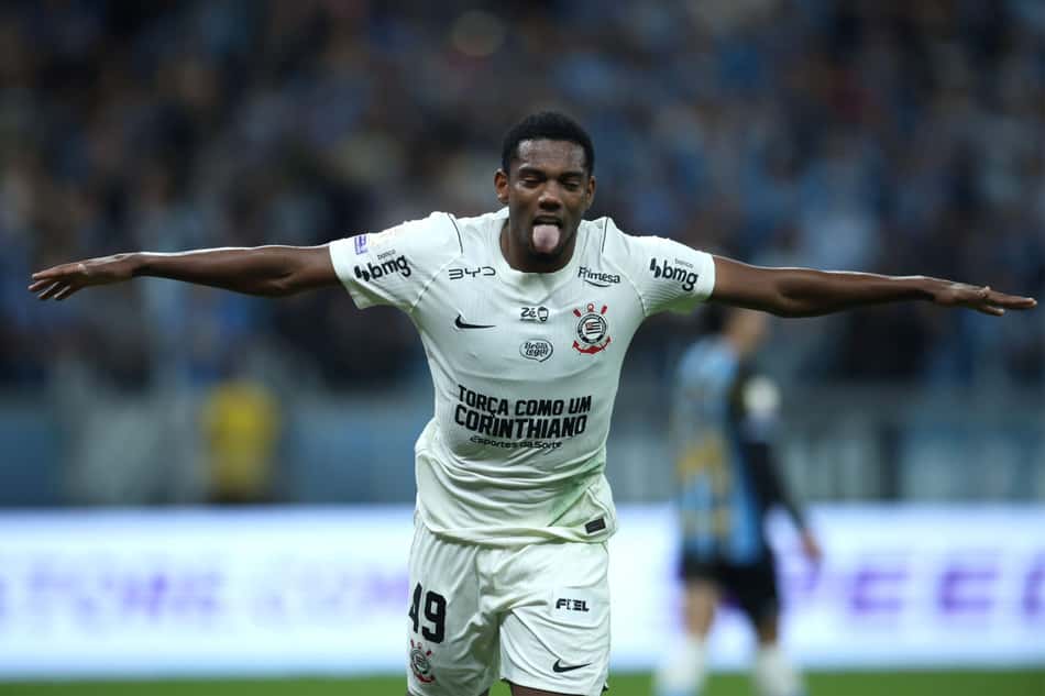 André comemora gol pelo Corinthians