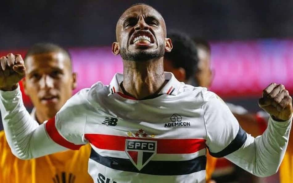 Em meio a sondagens, André Silva deve permanecer no São Paulo