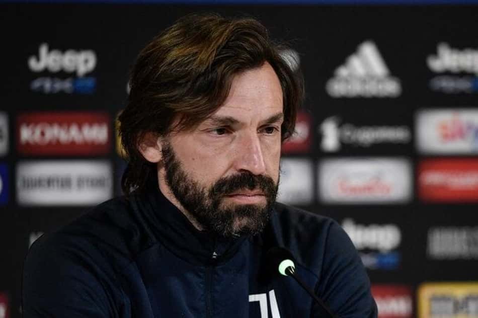 Andrea Pirlo concede entrevista coletiva na época de treinador da Juventus