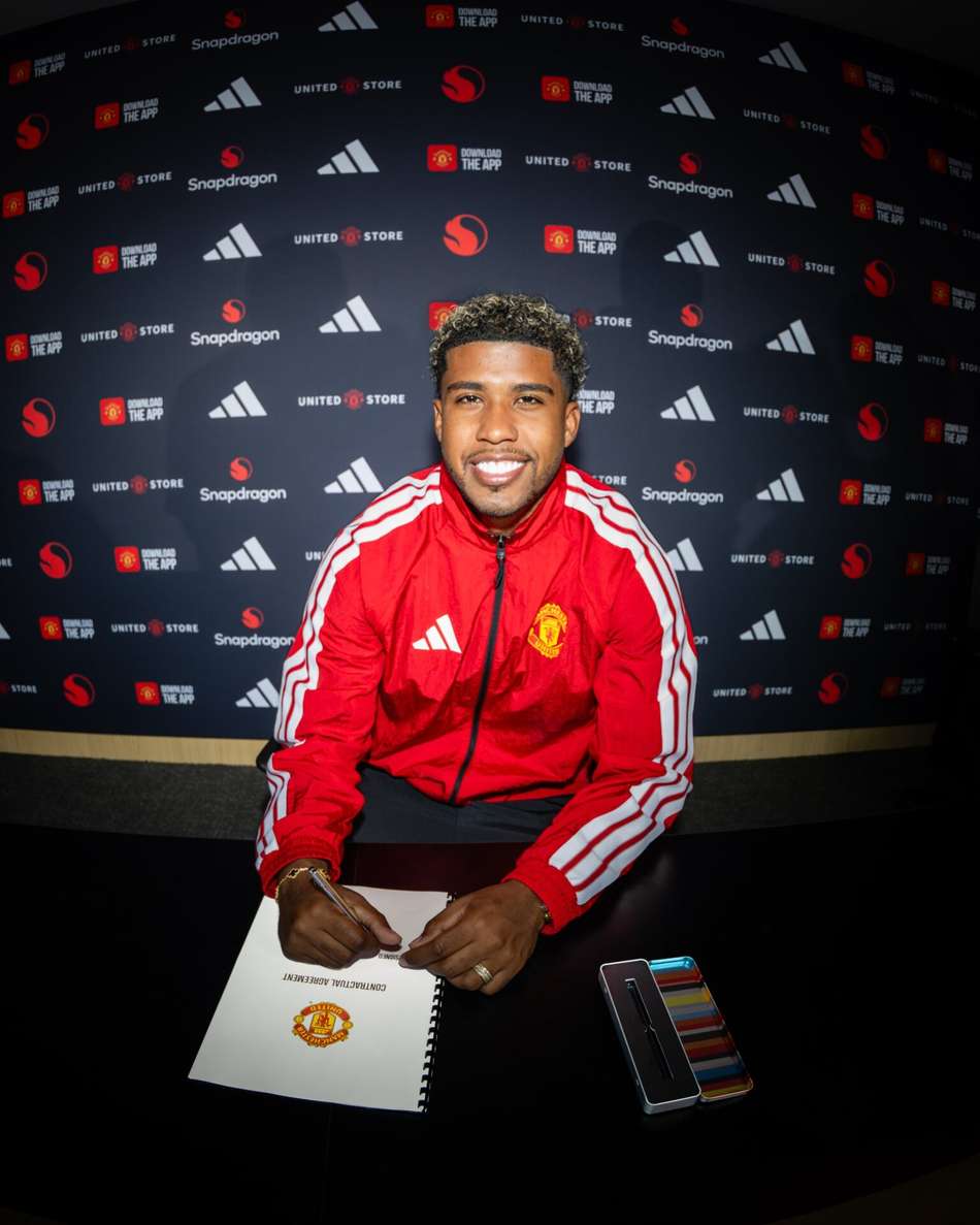 Ex-Vasco, Andrey Santos é o novo reforço do Manchester United