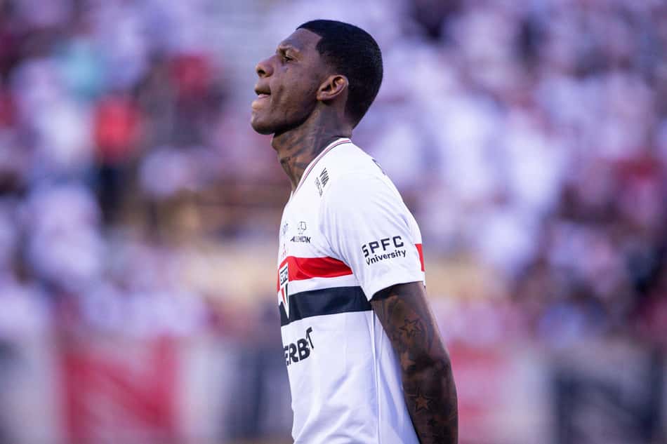 Arboleda com a camisa do São Paulo