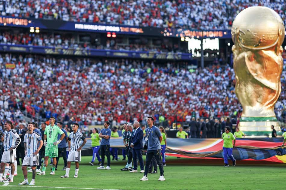 Postura de atletas da Argentina durante final da Copa incomoda torcedores (Foto: PATRICIA DE MELO MOREIRA / AFP)