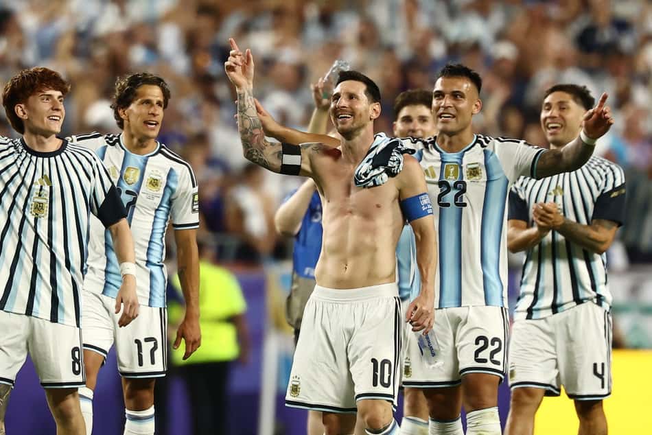 Após vencer a Suíça, Argentina enfrentará a Inglaterra pelas semifinais da Copa (Foto: CHARLY TRIBALLEAU / AFP)