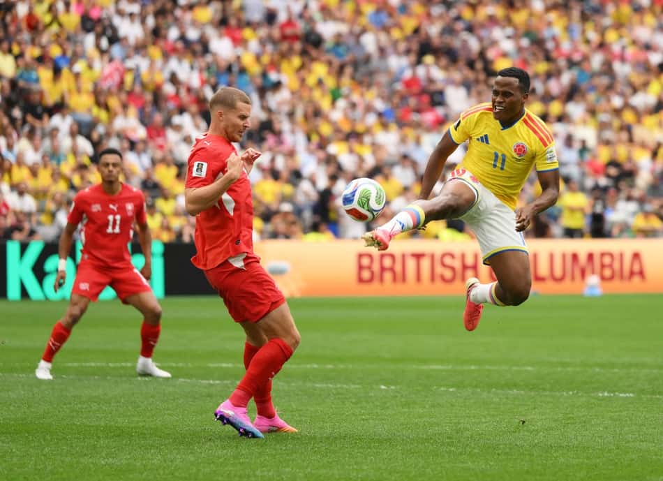 Arias em ação durante partida entre Colômbia e Suíça pelas oitavas de final da Copa do Mundo 