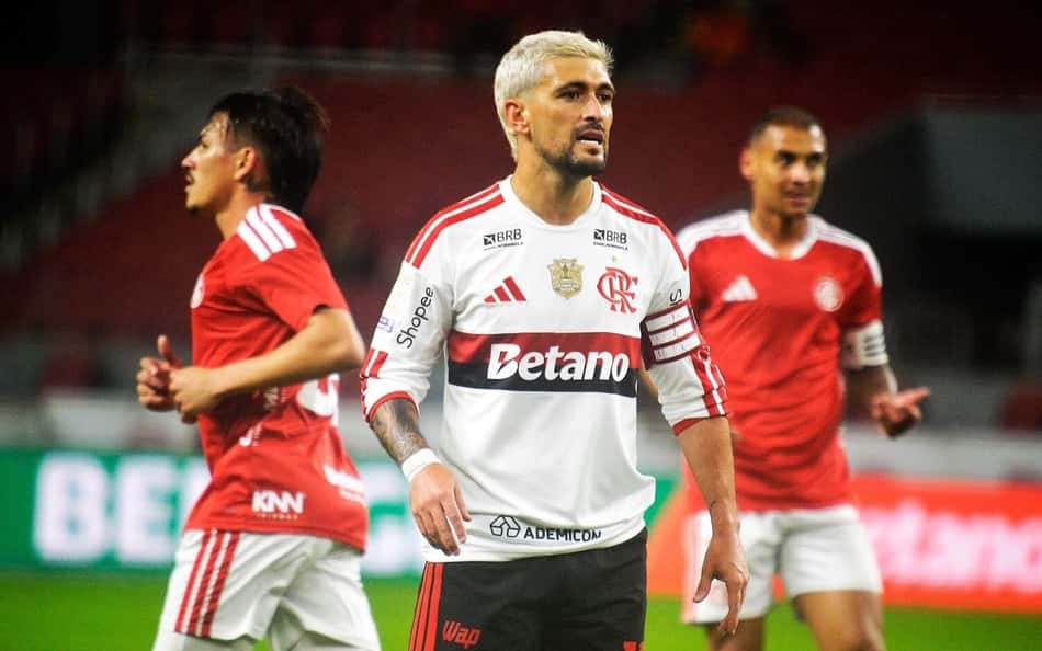 Arrascaeta em ação durante Flamengo x Internacional