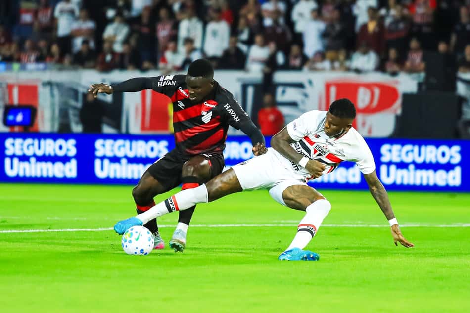 Partida entre São Paulo e Athletico-PR pelo Campeonato Brasileiro 2026