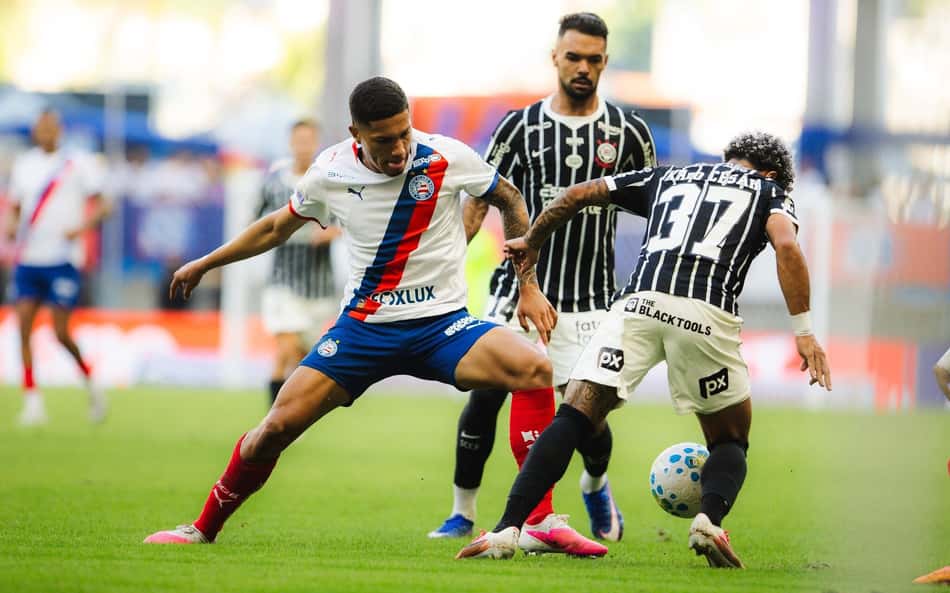Zé Guilherme e Kaio César durante o jogo
