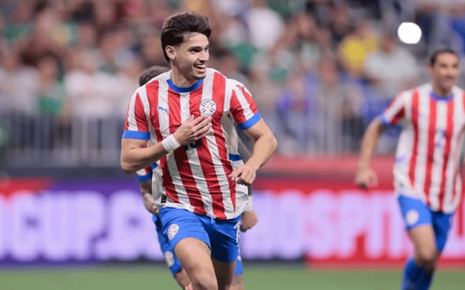 Bobadilla briga por titularidade no Paraguai no Mundial