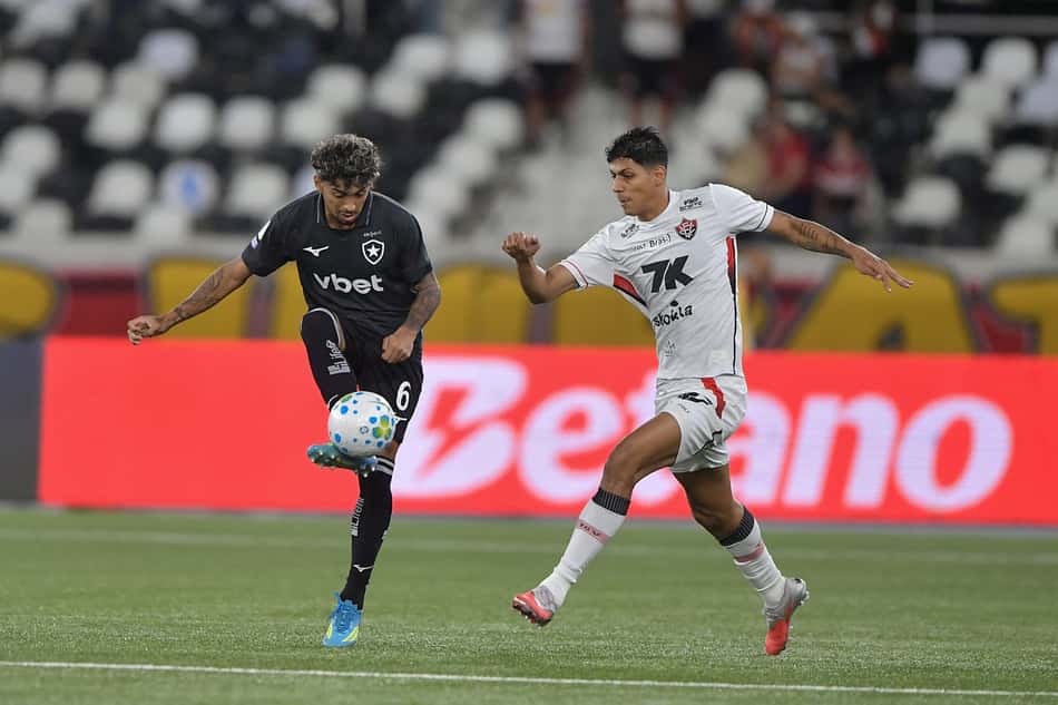 Botafogo e Vitória no Nilton Santos pelo Brasileirão