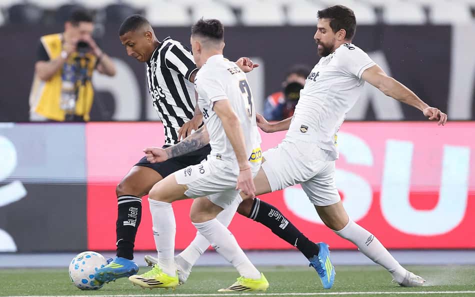 Gol perdido em Botafogo x Santos repercute: 'Não pode'