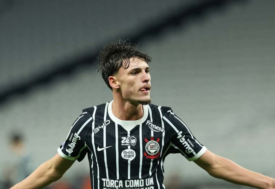 O meio-campista Breno Bidon durante partida do Corinthians