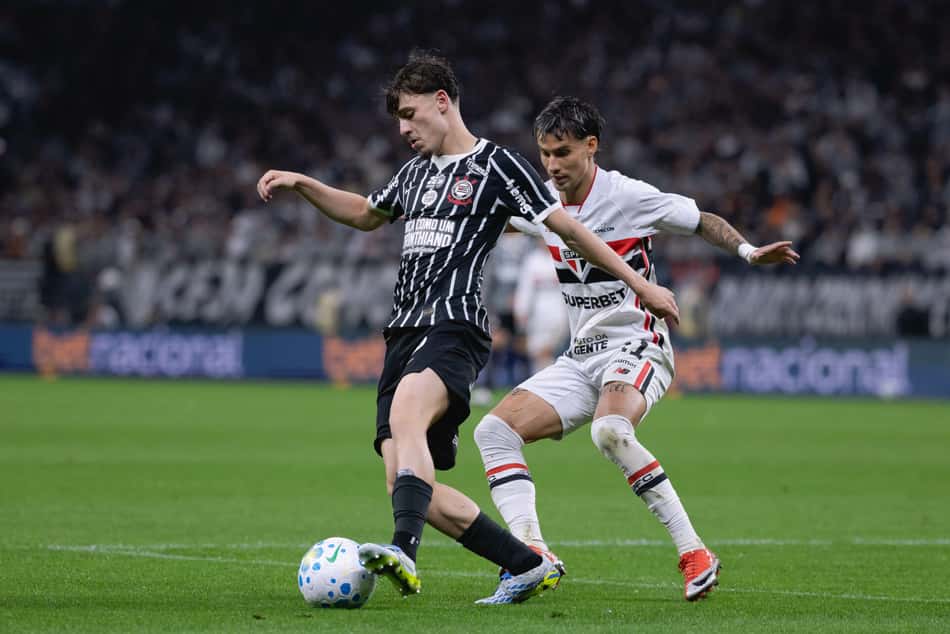 Breno Bidon conduz Corinthians ao ataque, marcado por jogador do São Paulo