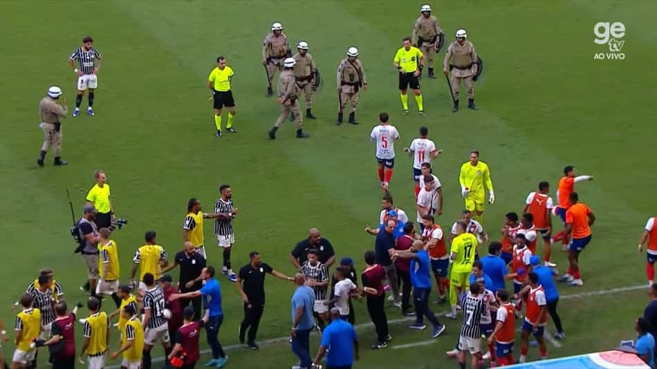 Confusão em Bahia x Corinthians pelo Brasileirão