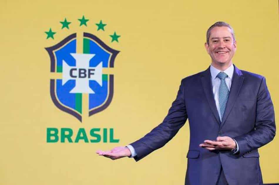 Caboclo posando em foto pela CBF
