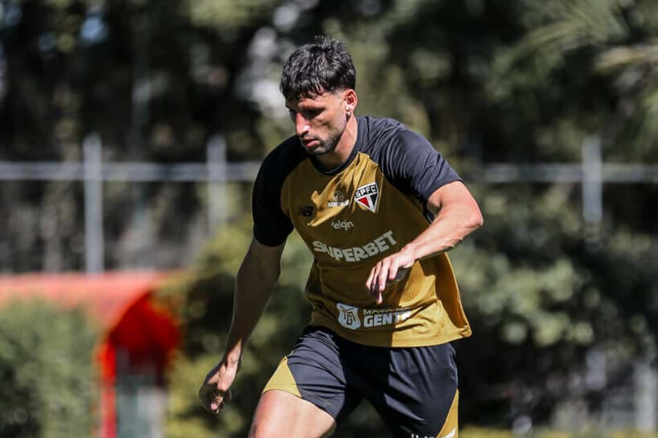 Calleri durante treinamento do São Paulo no SuperCT
