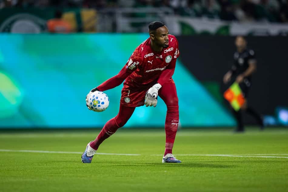 Carlos Miguel, do Palmeiras, contra o Atlético-MG no Brasileirão