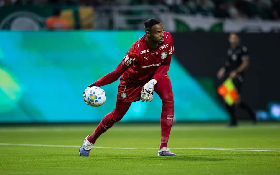 Carlos Miguel, do Palmeiras, contra o Atlético-MG no Brasileirão
