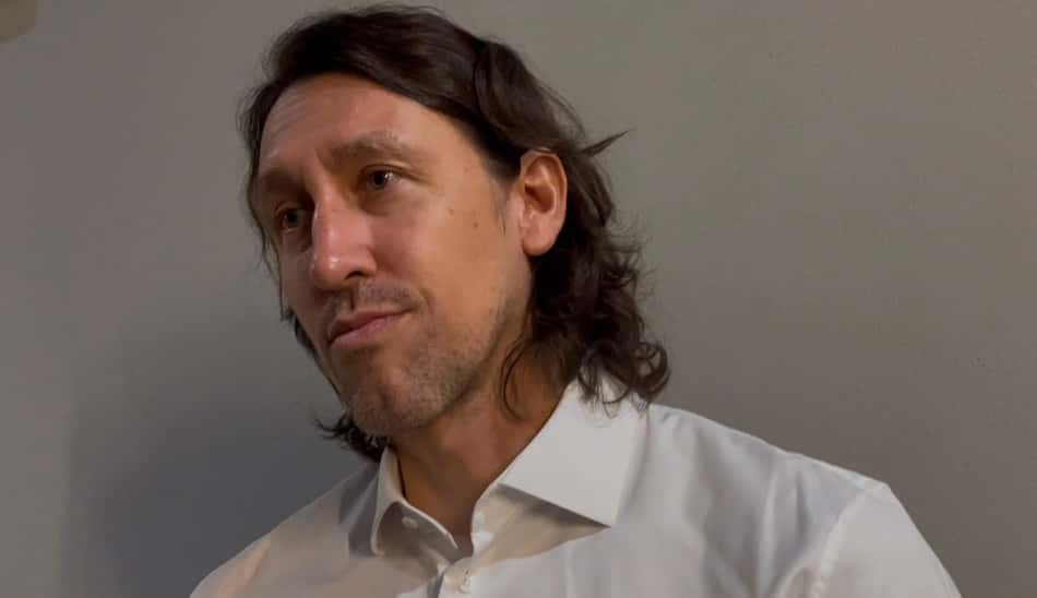Cássio dá entrevista no Mineirão